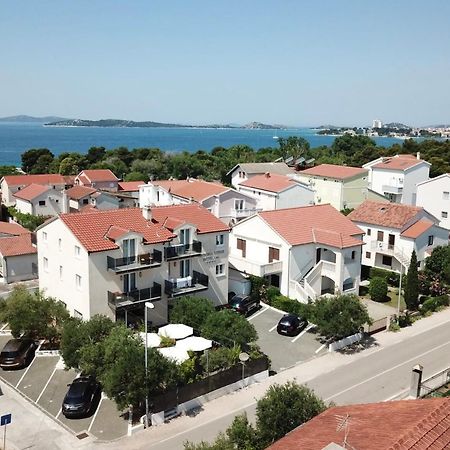 Viktoria Lodge Bed And Breakfast Vodice Exterior photo