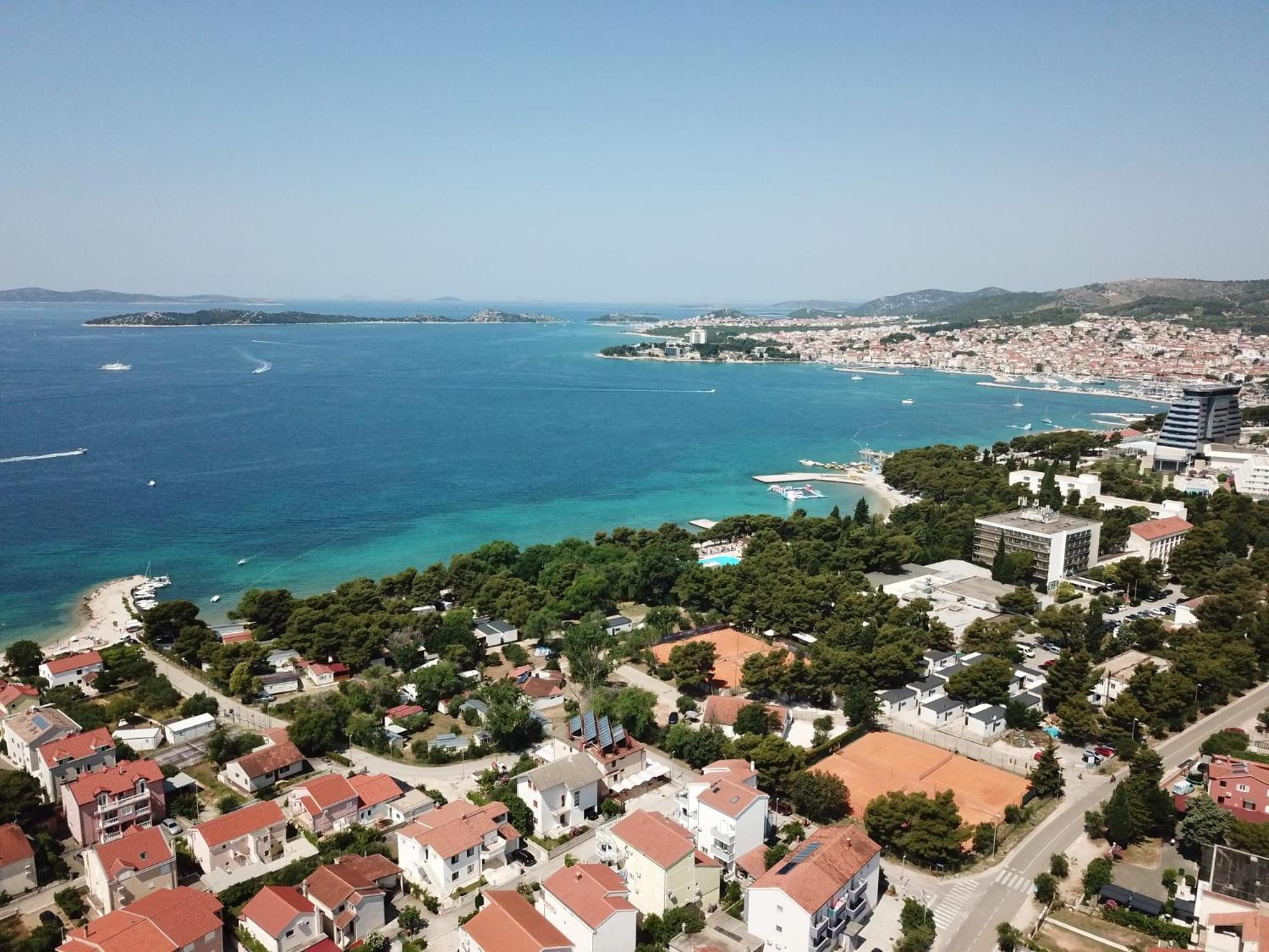 Viktoria Lodge Bed And Breakfast Vodice Exterior photo