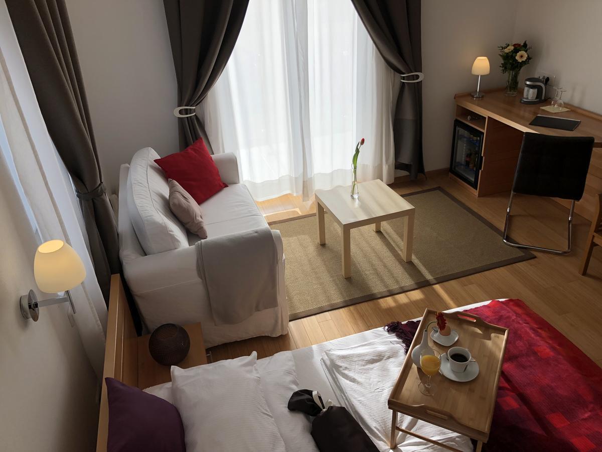 Viktoria Lodge Bed And Breakfast Vodice Exterior photo